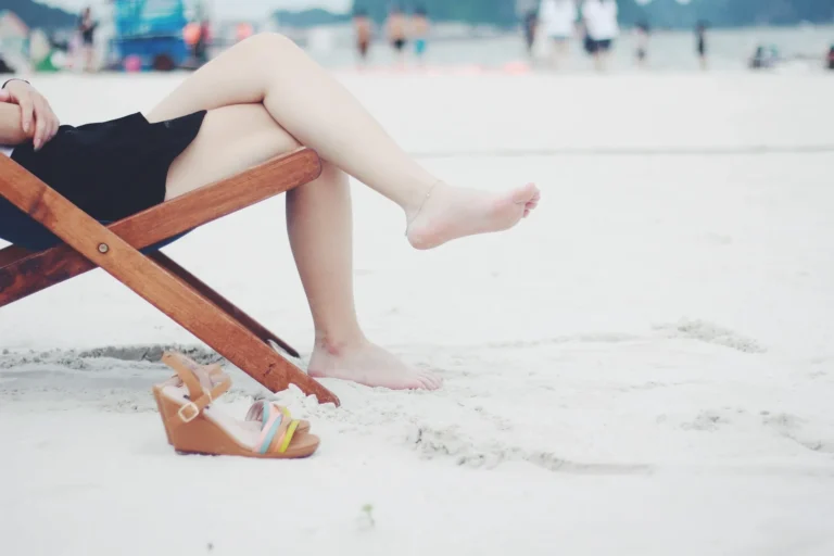 800+ Beach Captions for Instagram (Ultimate Guide to Summer Vibes, Ocean Mood & Aesthetic Quotes 2026)