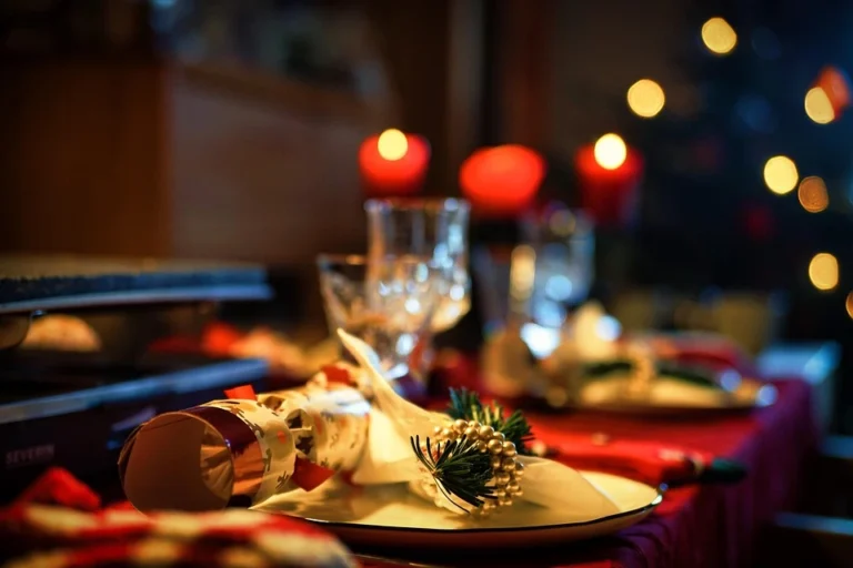 Candle Light Dinner Quotes, Captions & Romantic Lines for the Perfect Date Night (500+ Unique & Deep Collection)